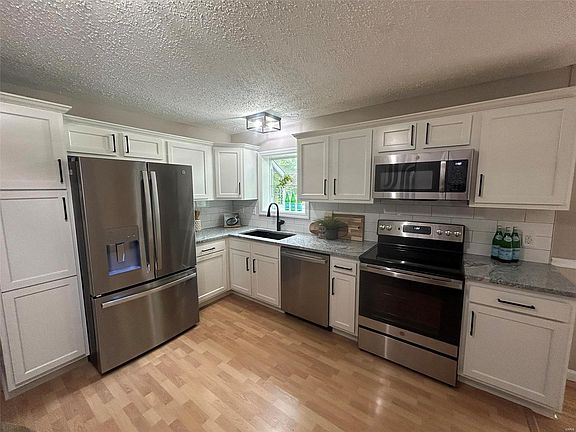 3rd image of 6879 Finchdale Ct