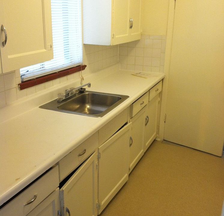1st image of 2540 Newport St