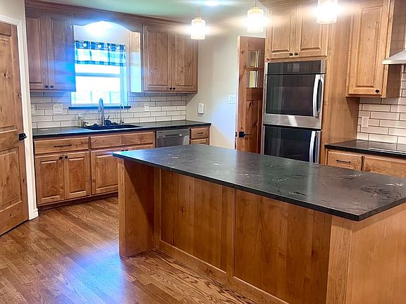 5th image of 1505 W School St