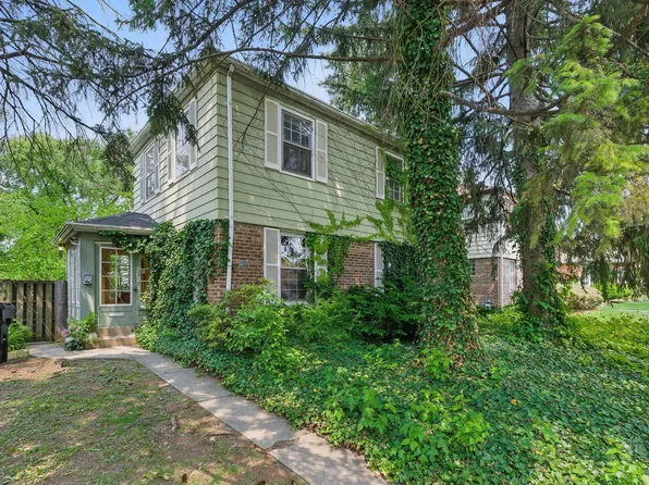 810 Manchester Ave, Westchester, IL 60154