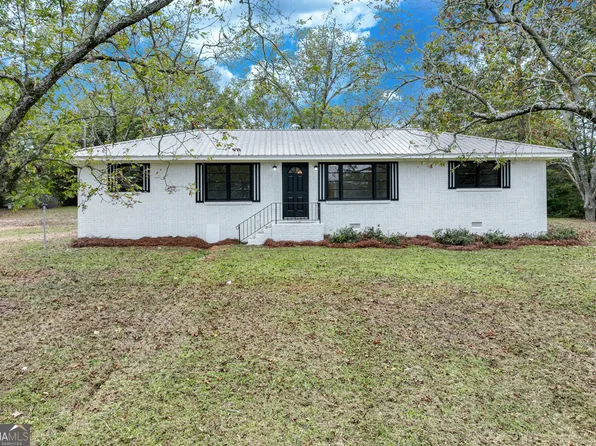 221 Smith St, Royston, GA 30662