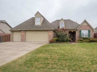 10219 N 140th Ct E, Owasso, OK 74055