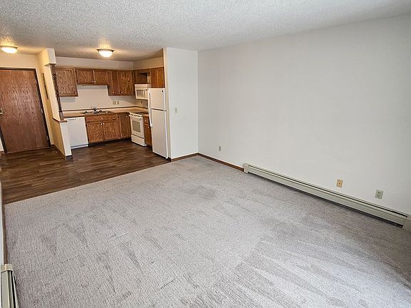 4th image of 3111 Broadway N #311