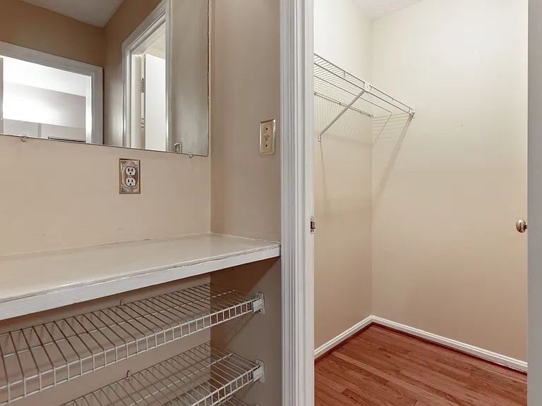 48 Avonshire Ct — Photo 27