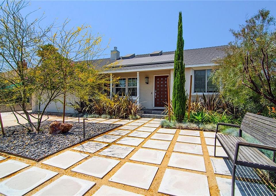 1st image of 5941 Carpenter Ave