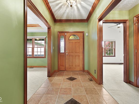 4th image of 105 Woodfield Grn