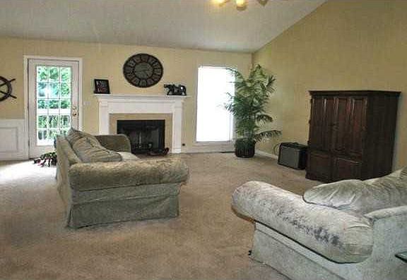 4th image of 901 Garden Oak Ct