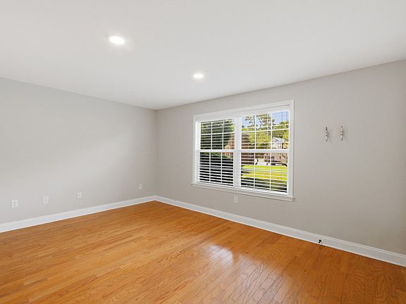 5th image of 1240 Fairmont Ave APT 10
