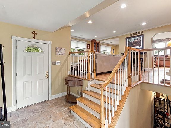 5th image of 136 Hurffville Rd