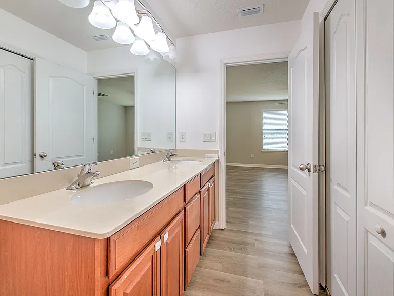 5116 Bay Isle Cir — Photo 28