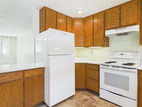 4th image of 426 W Washington St #2