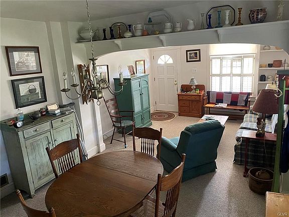 5th image of 1338 Jefferson St