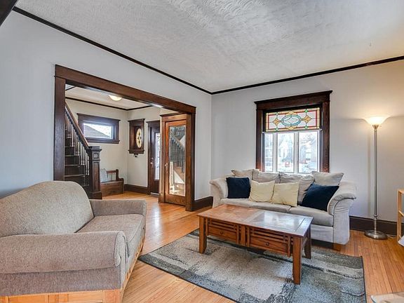 5th image of 2520 Brighton Ave NE