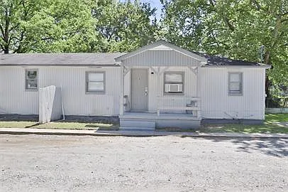 824 Winston Rd — Photo 11