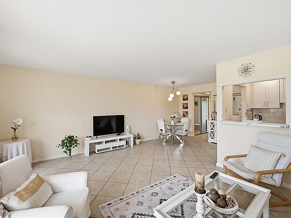 5th image of 314 Brighton #H