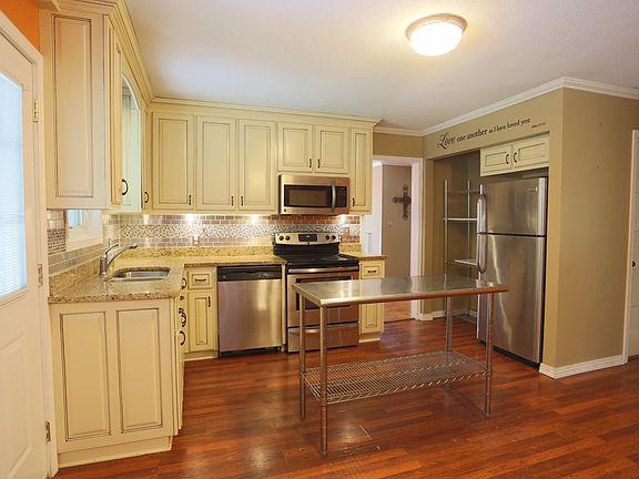 Completely Updated Kitchen!