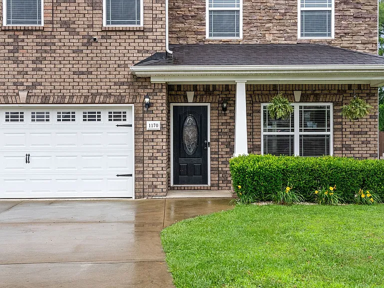 1170 Dygert Ct — Photo 4