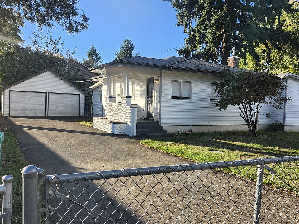 Rolling latching gate