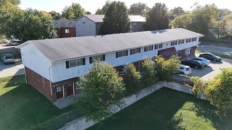 Building Photo - 505 S Poplar St #8