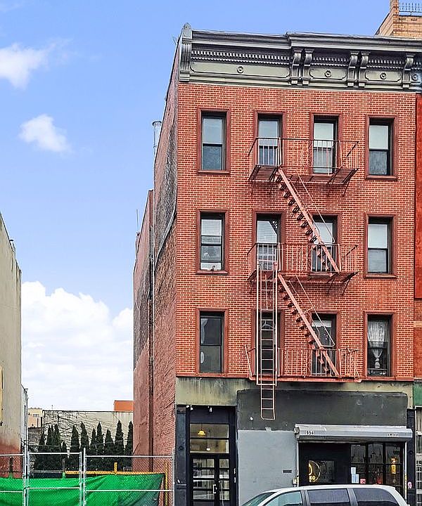1st image of 954 Manhattan Ave