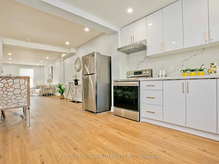 19 Britannia Ave — Photo 10