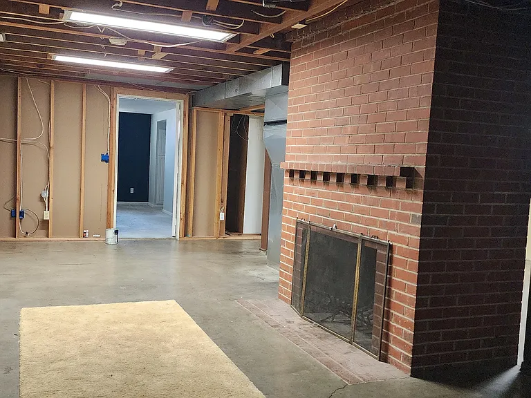 7995 Hazelgreen Rd NE — Photo 21