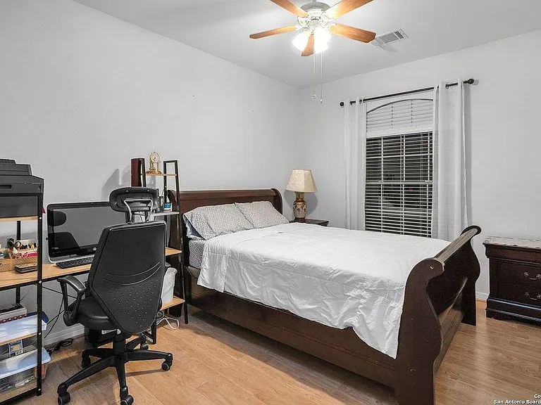 26022 Cuyahoga Cir — Photo 21
