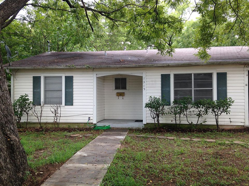 2nd image of 1315 Elm St