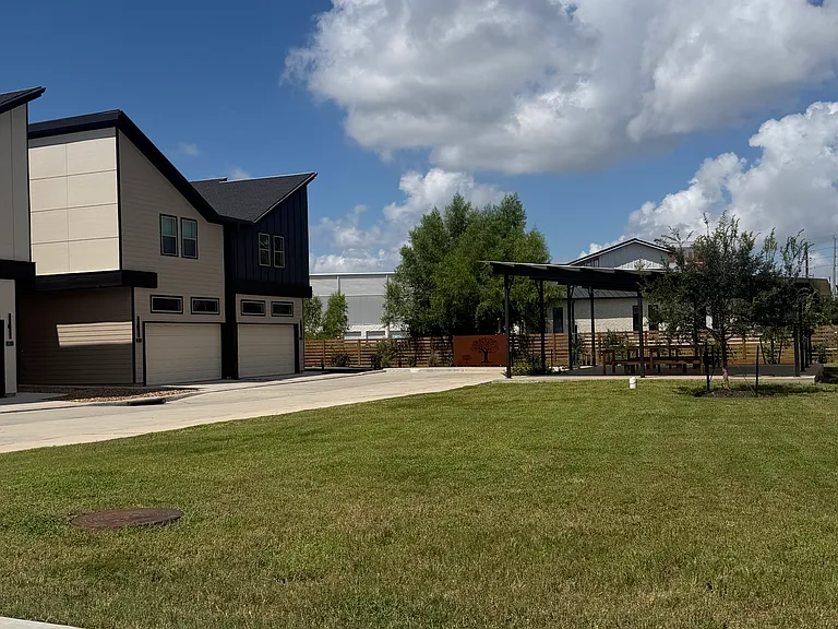 Cypress Manor Luxury Living — Photo 4