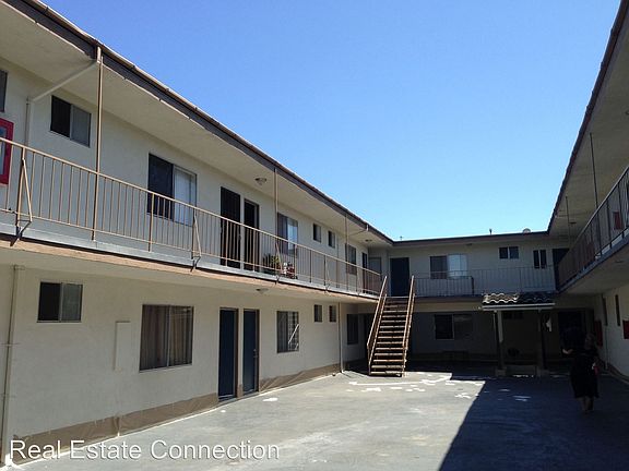 5th image of 4012 W 129th St APT 08
