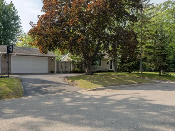 1115 W 80 1/2 St, Bloomington, MN 55420