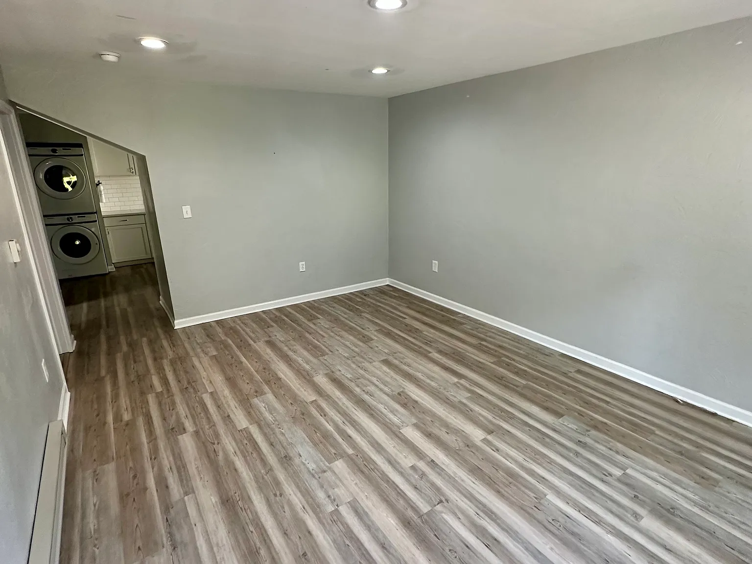 2 bed, 850 sqft, $1,150 — Photo 2