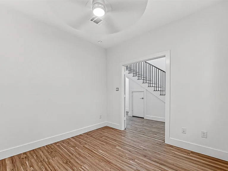 2105 Holman St — Photo 4