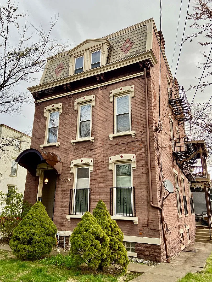 2800 Euclid Ave — Photo 1