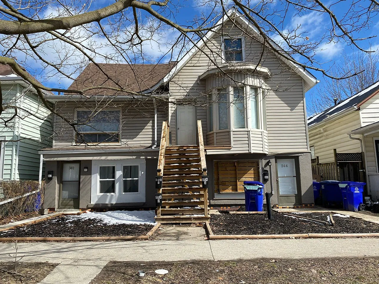 2 bed, $1,100 — Photo 1