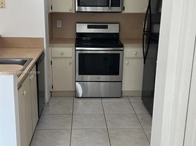 7320 NW 114th Ave, Doral, FL