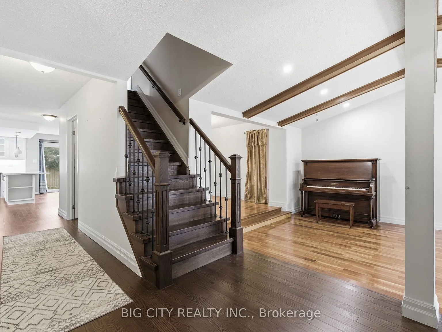 5 bed, $4,250 — Photo 4