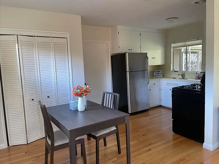 681 Cuesta Dr — Photo 7