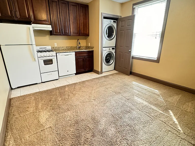 814 S 14th St #4 — Photo 1