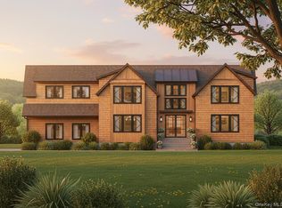 45 Hickman St, Syosset, NY 11791