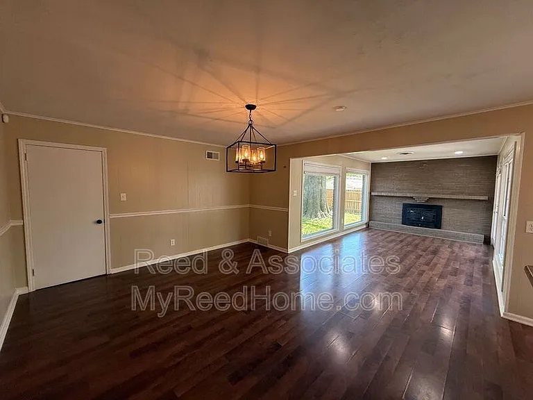 5047 Howard Pl — Photo 4