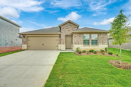 2044 Hearn Dr Photo 1