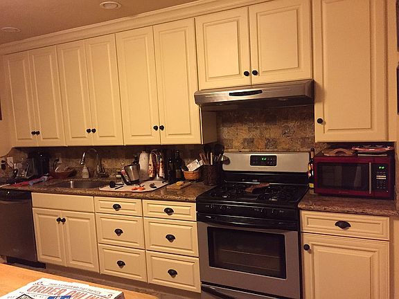 Kitchen Gas stove/ Vent 
