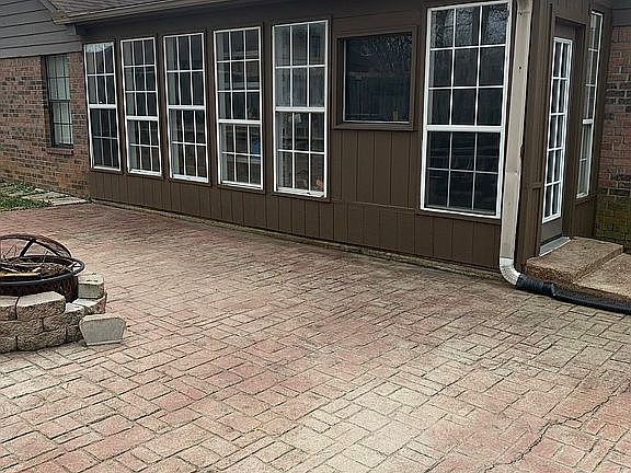 3rd image of 2534 Bartlett Blvd