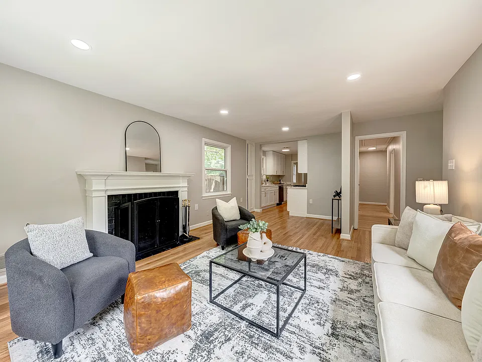 130 Whitmoor Ter