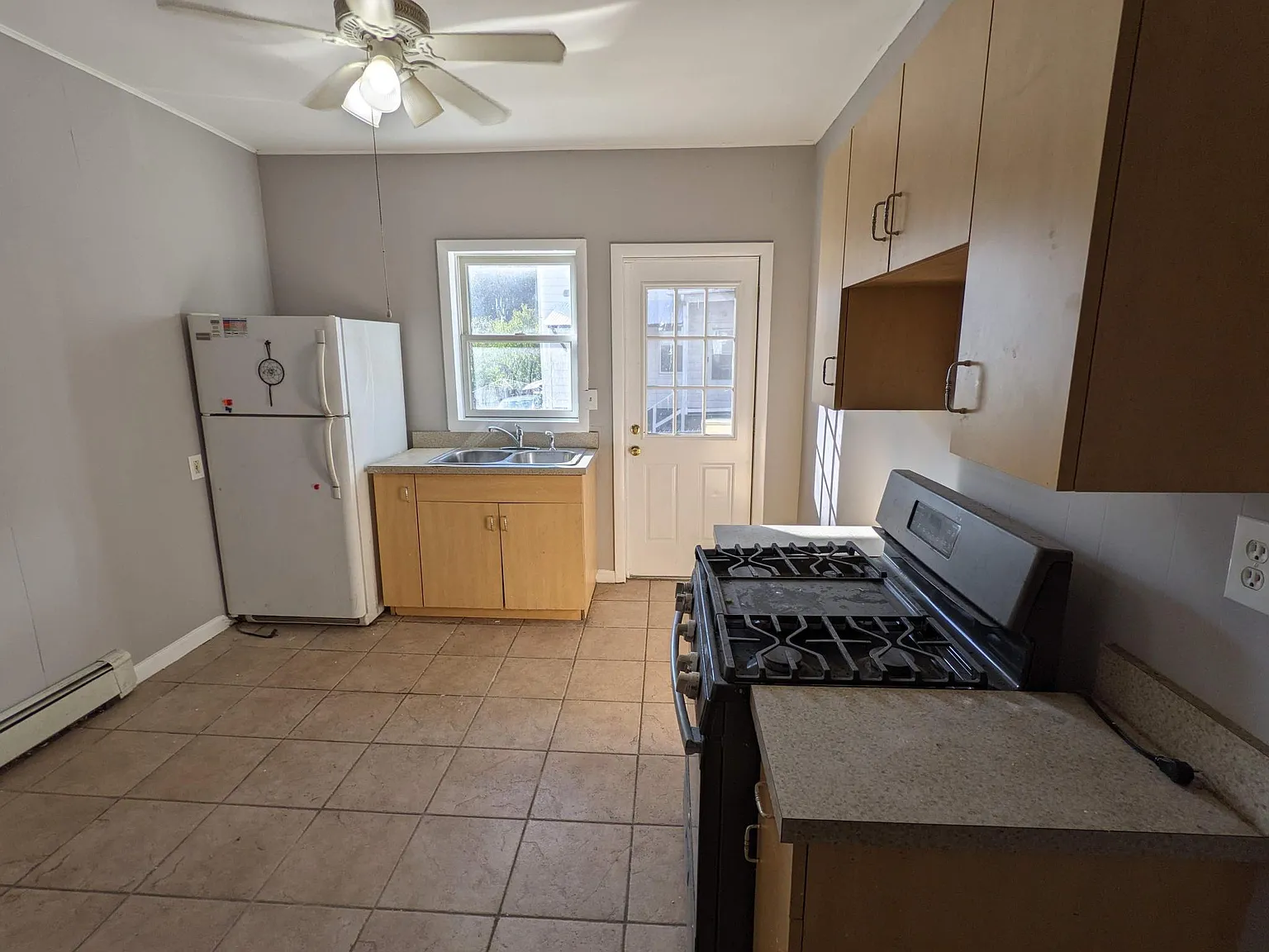 2 bed, 900 sqft, $1,650 — Photo 3