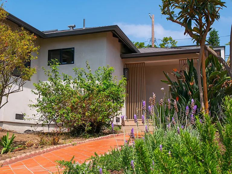 13141 Rose Ave — Photo 2