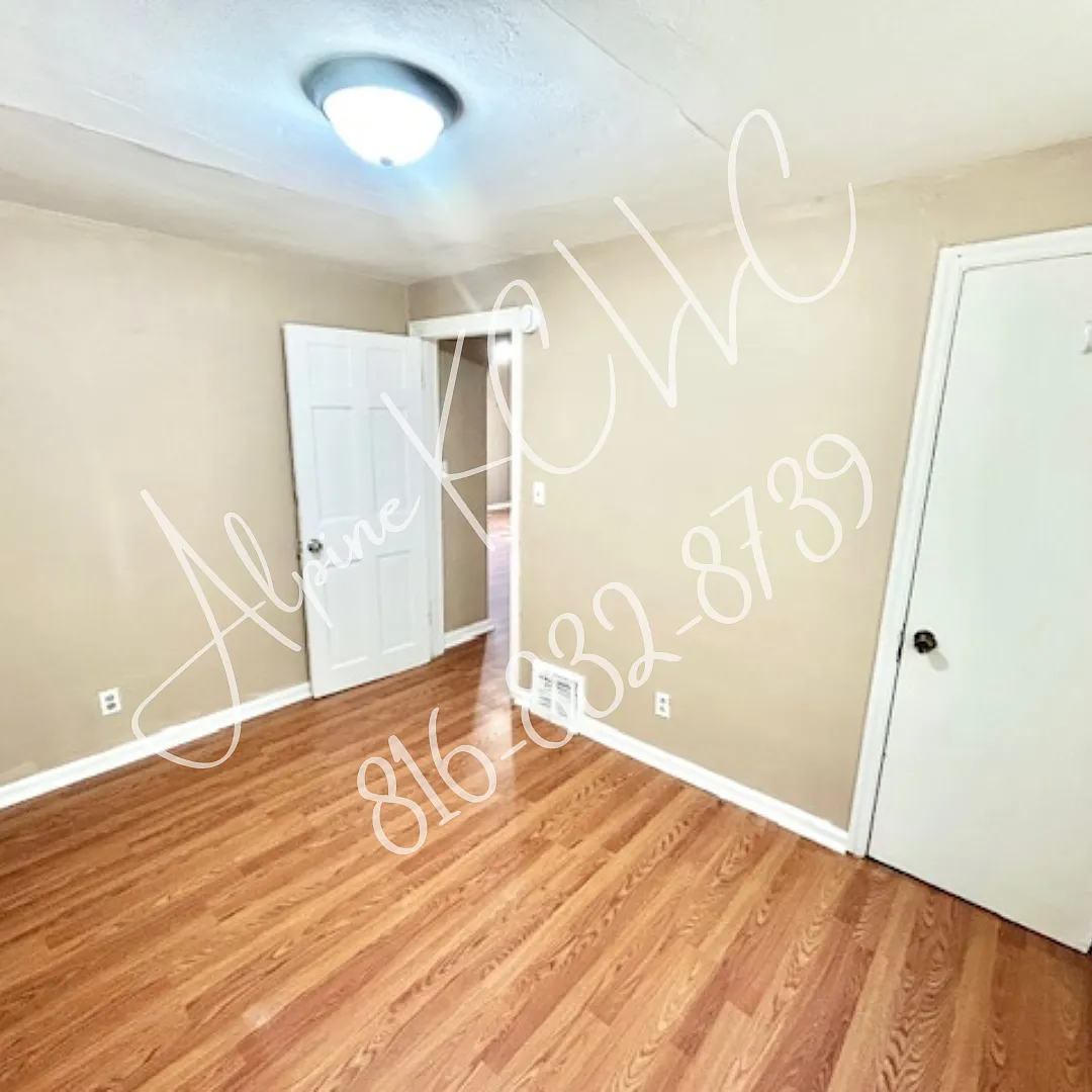 3 bed, 946 sqft, $925 — Photo 3