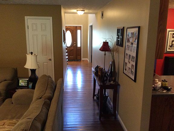 Living Room-Vaulted Celing