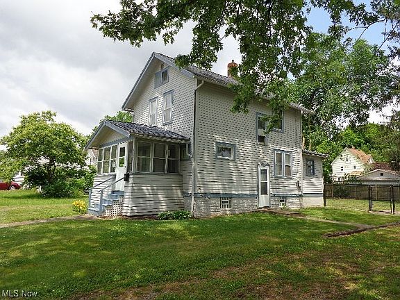 3rd image of 807 Jefferson Ave